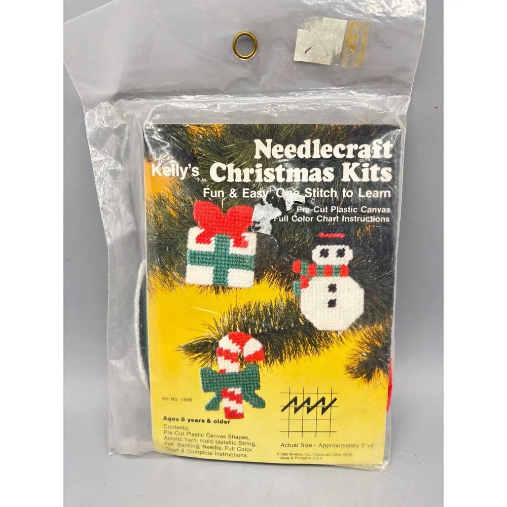 Vintage 1982 Kellys Christmas Kits Plastic Canvas Ornament Kit Snowman Gift 1456